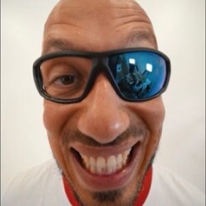 Meet your Posher, Manu